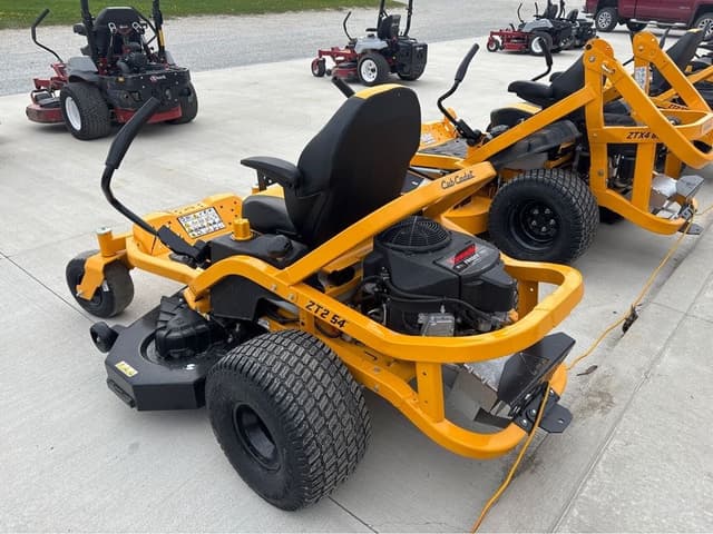 Image of Cub Cadet Ultima ZT2 equipment image 4