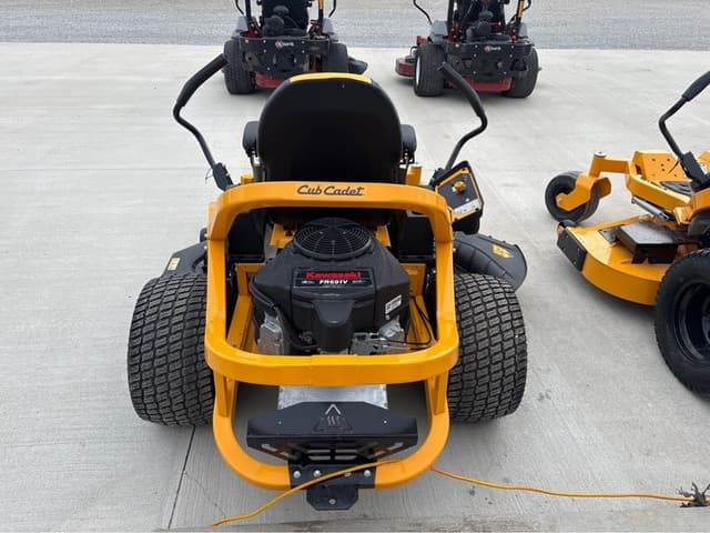 Image of Cub Cadet Ultima ZT2 equipment image 3