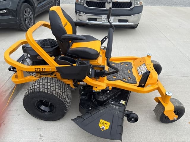 Image of Cub Cadet Ultima ZT2 equipment image 1