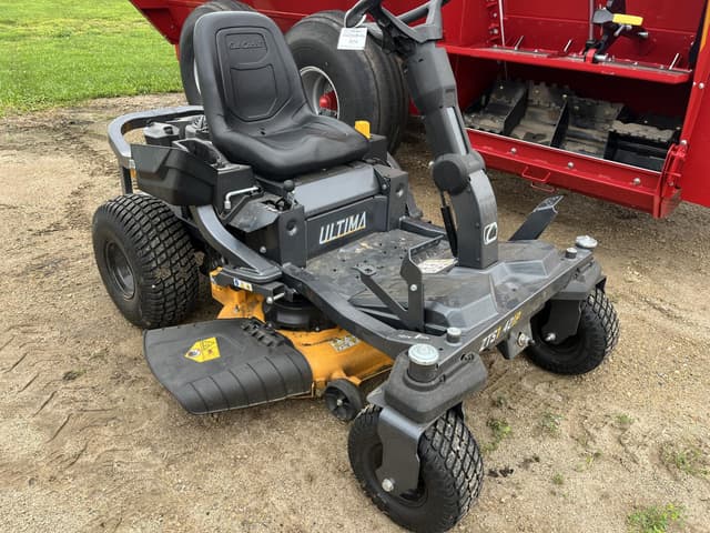 Image of Cub Cadet Ultima ZTS1 equipment image 2