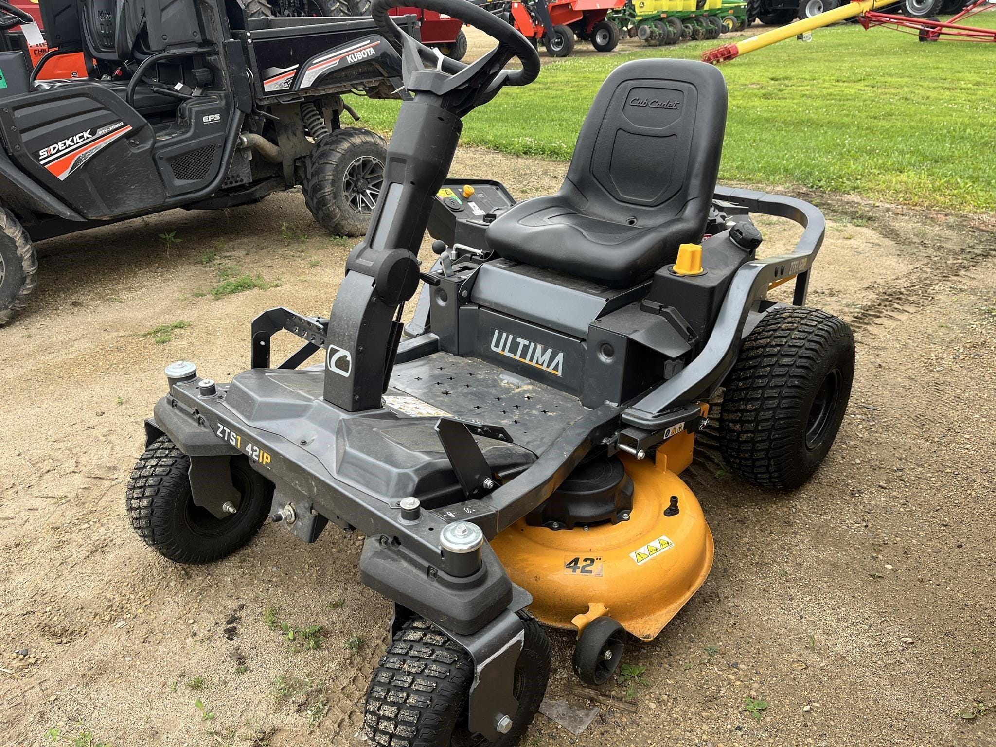 2025 Cub Cadet Ultima ZTS1 Equipment Image0