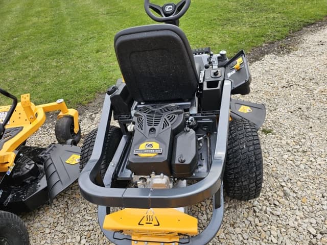 Image of Cub Cadet Ultima ZTS1 equipment image 3