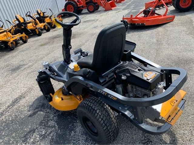 Image of Cub Cadet Ultima ZTS1 equipment image 4