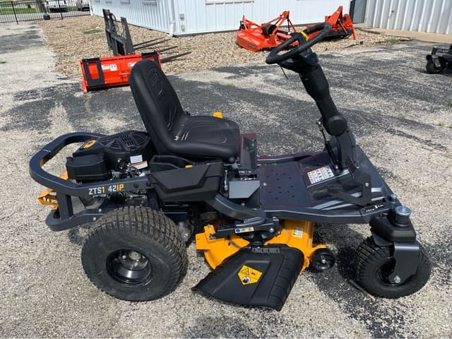 Image of Cub Cadet Ultima ZTS1 equipment image 1