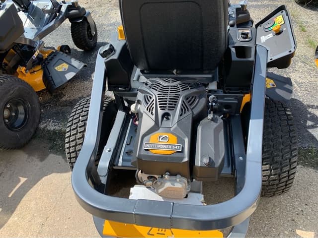 Image of Cub Cadet Ultima ZTS1 equipment image 3