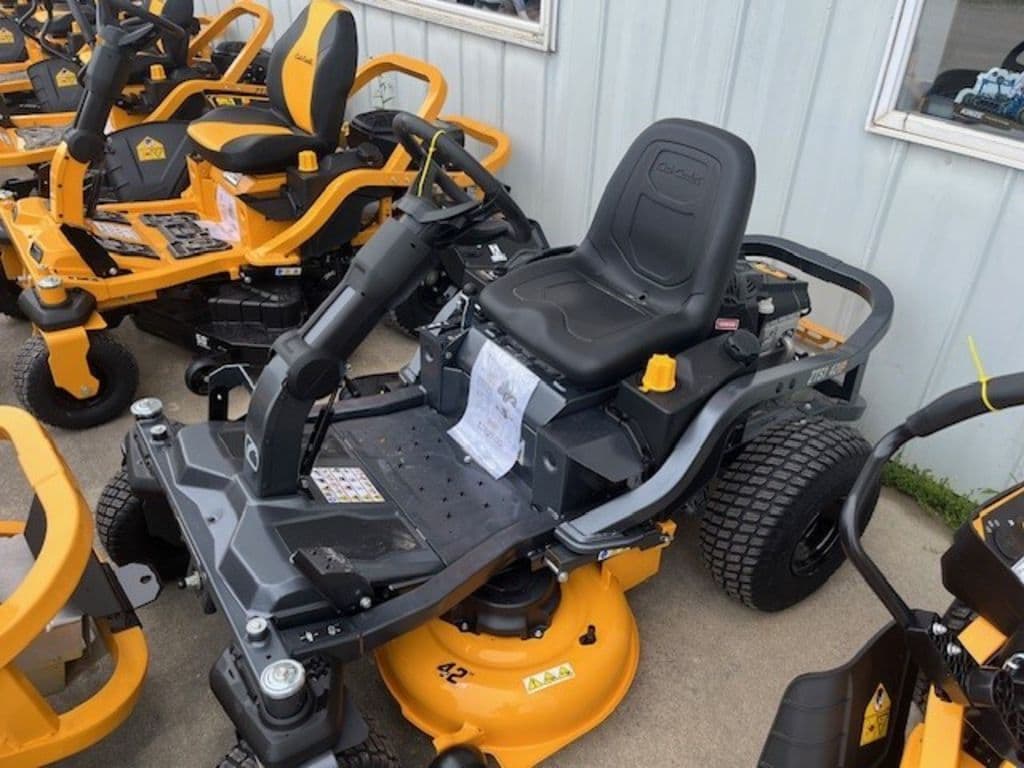 Image of Cub Cadet Ultima ZTS1 Image 0
