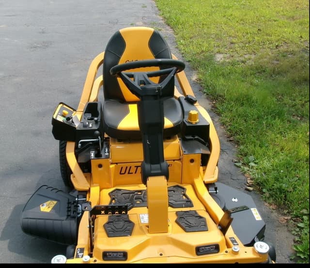 Image of Cub Cadet Ultima ZTS1 equipment image 3
