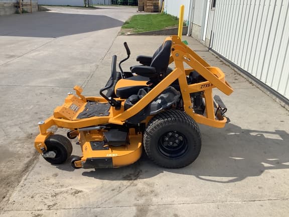 Image of Cub Cadet Ultima ZTX5 equipment image 3