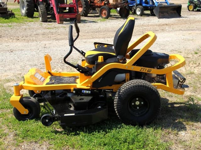 Image of Cub Cadet Ultima ZT1 equipment image 3
