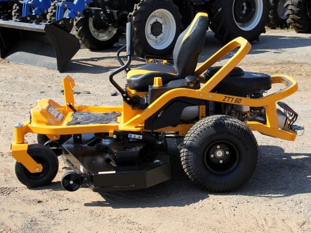 Image of Cub Cadet Ultima ZT1 equipment image 3