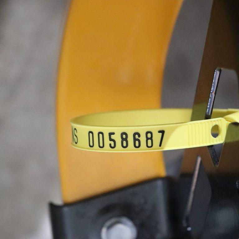 Image of Cub Cadet Ultima ZT2 Image 1