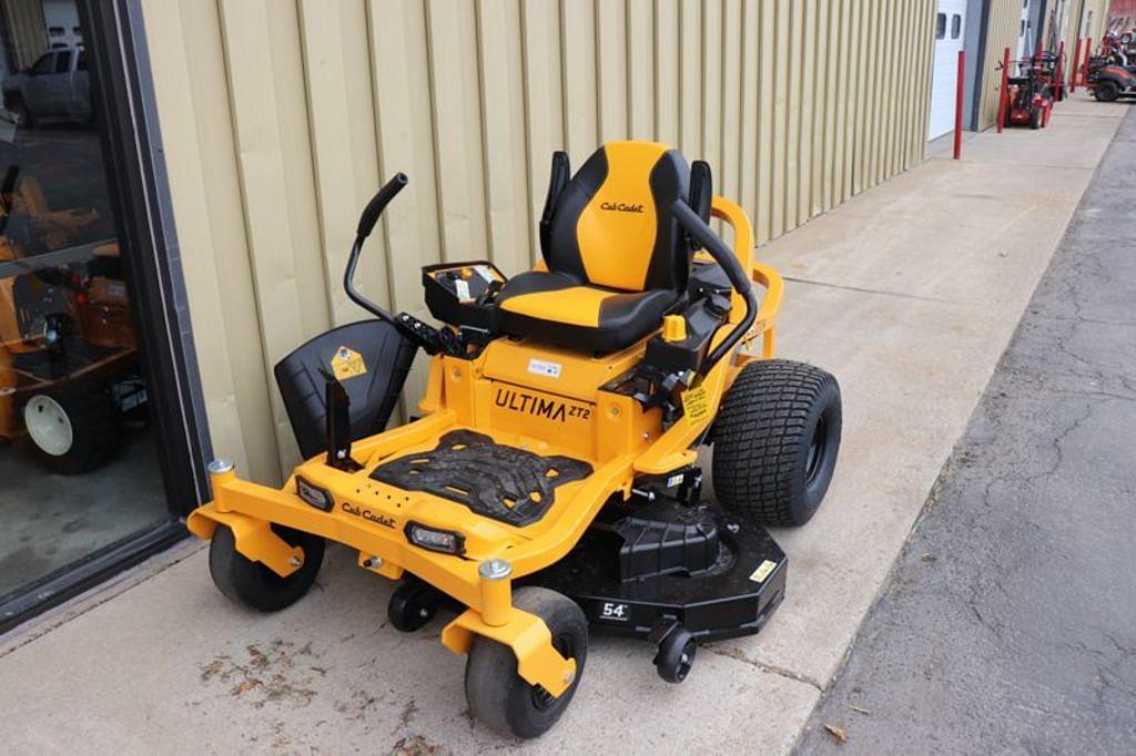 Image of Cub Cadet Ultima ZT2 Image 1