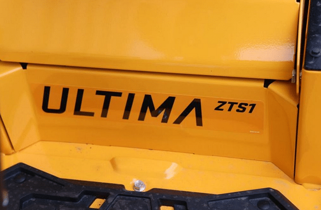 Image of Cub Cadet Ultima ZTS1 equipment image 4