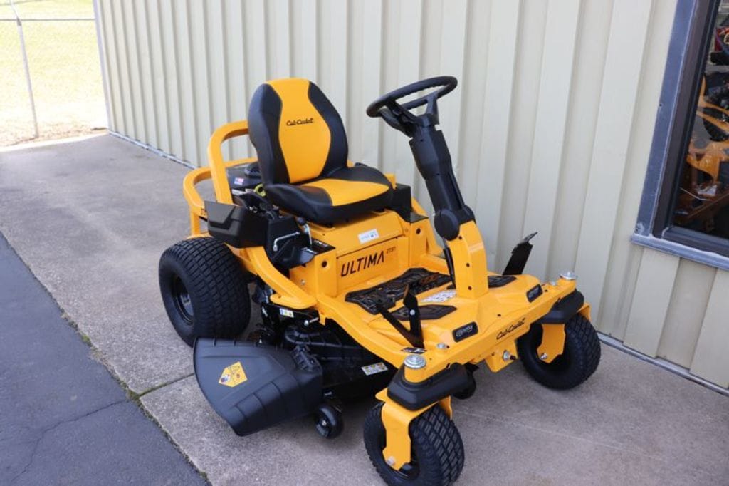 2025 Cub Cadet Ultima ZTS1 Equipment Image0