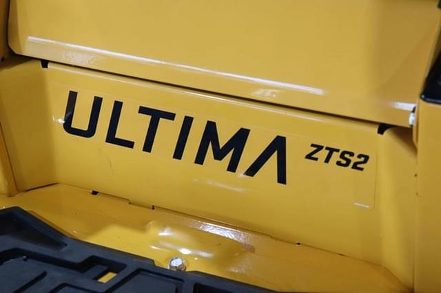 Image of Cub Cadet Ultima ZTS2 equipment image 1