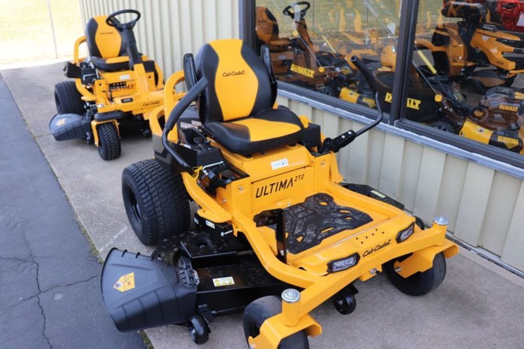 2025 Cub Cadet Ultima ZTS2 Equipment Image0