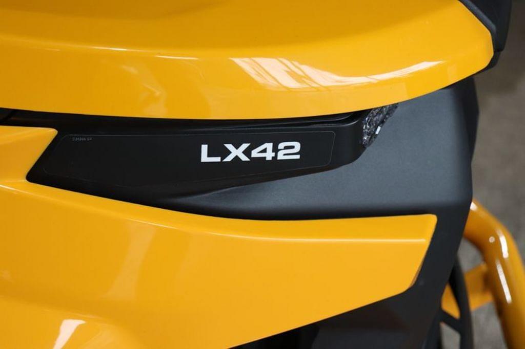Image of Cub Cadet XT2 LX42 Image 0