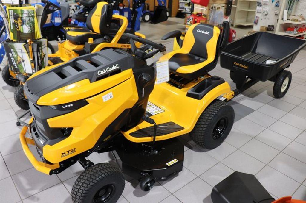 Image of Cub Cadet XT2 Image 0