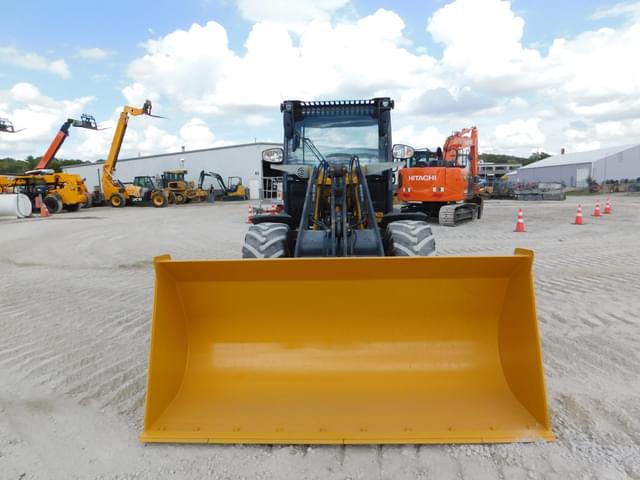 Image of John Deere 204G equipment image 2