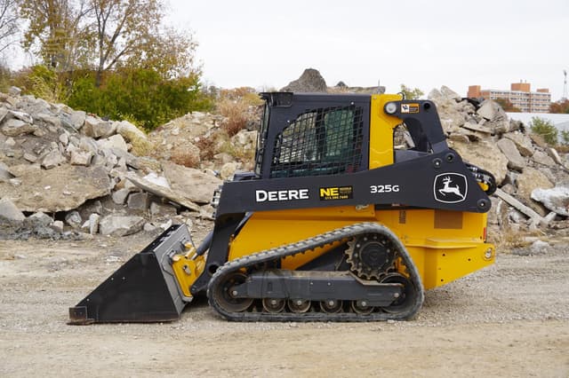 Image of John Deere 325G equipment image 2