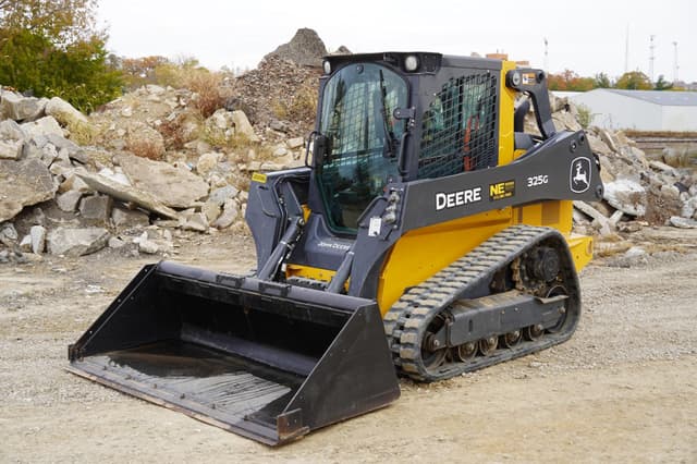Image of John Deere 325G equipment image 3