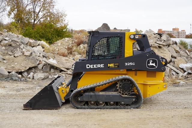 Image of John Deere 325G equipment image 2