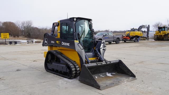 Image of John Deere 325G equipment image 4