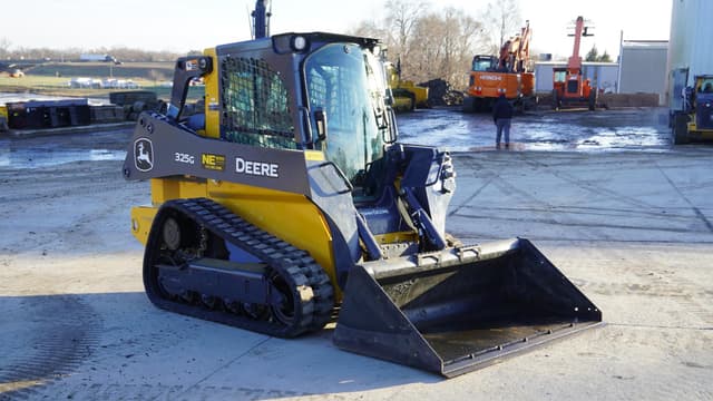 Image of John Deere 325G equipment image 4