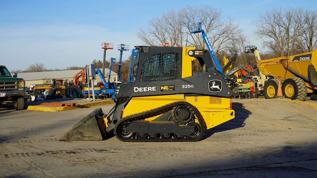 Image of John Deere 325G Primary image
