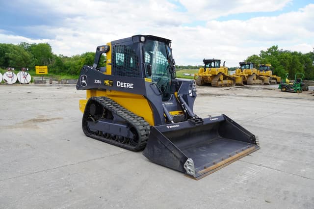 Image of John Deere 325G equipment image 3