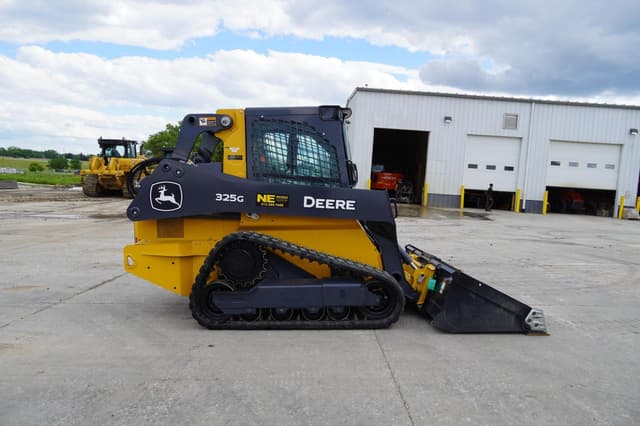 Image of John Deere 325G equipment image 4