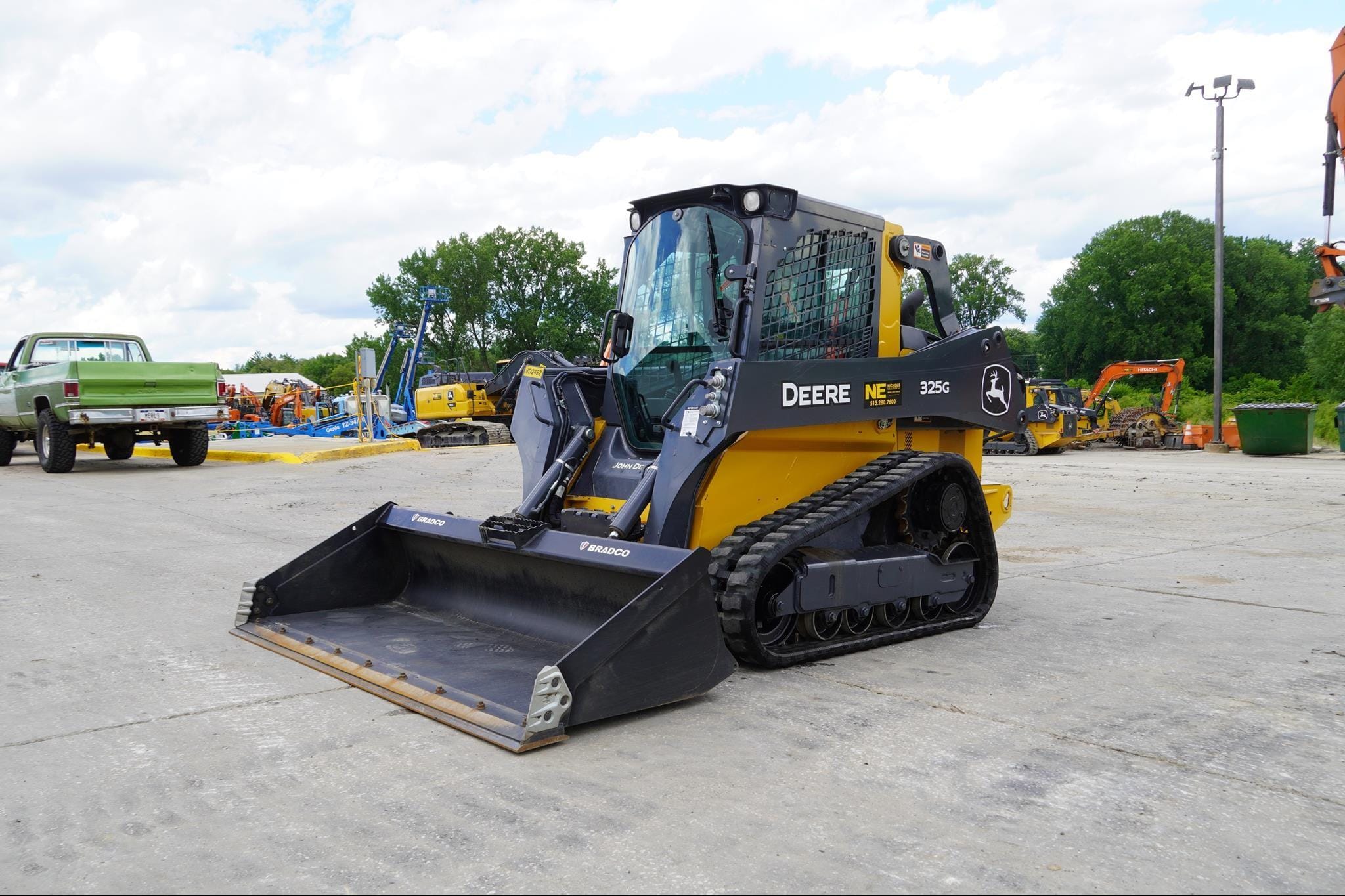 2025 John Deere 325G Equipment Image0