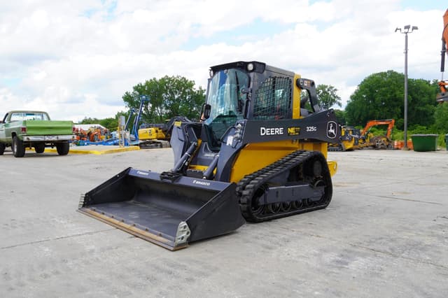 Image of John Deere 325G equipment image 1