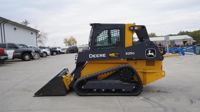 Image of John Deere 325G equipment image 1