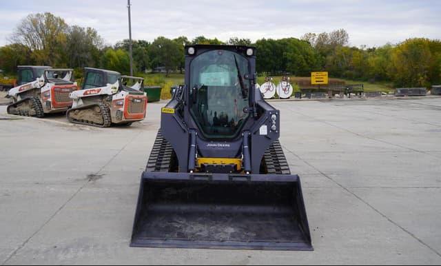 Image of John Deere 325G equipment image 3