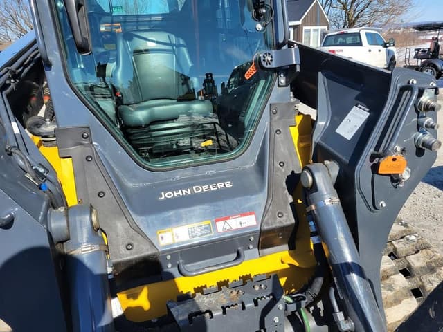 Image of John Deere 331P equipment image 3