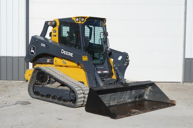 Image of John Deere 335P equipment image 4