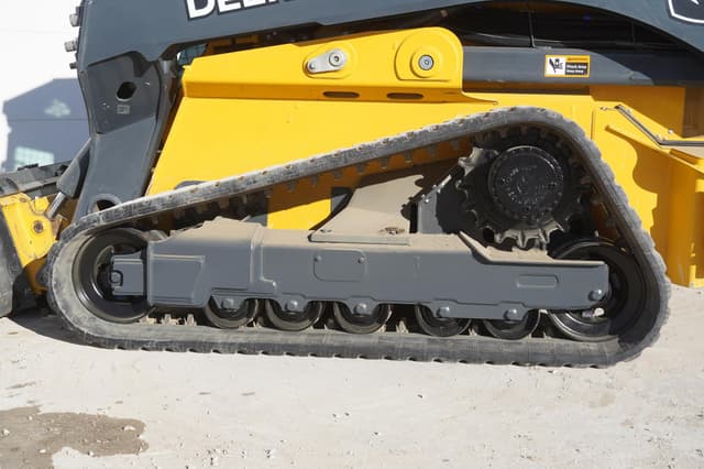 Image of John Deere 335P equipment image 2