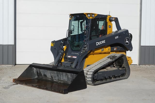 Image of John Deere 335P equipment image 2