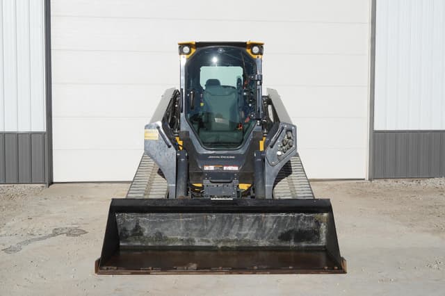 Image of John Deere 335P equipment image 3