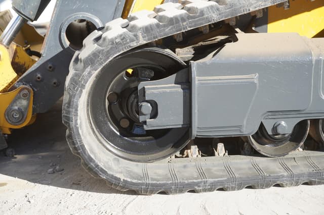 Image of John Deere 335P equipment image 3