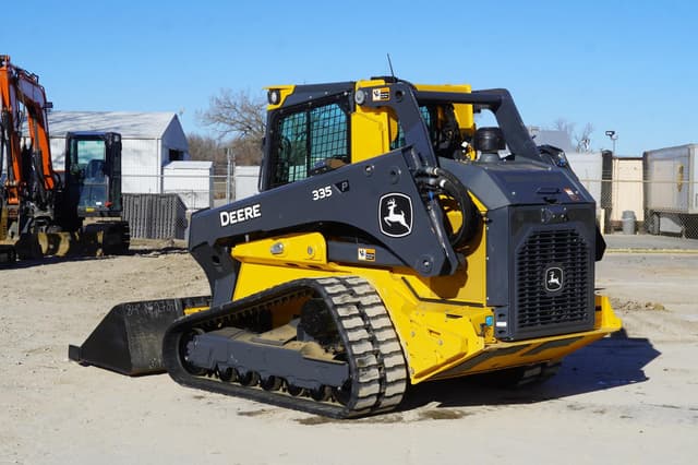 Image of John Deere 335P equipment image 3