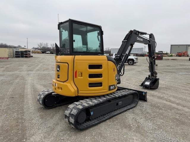 Image of John Deere 50P equipment image 4