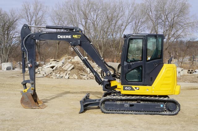 Image of John Deere 60P equipment image 2