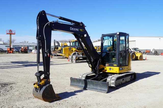 Image of John Deere 60P equipment image 4