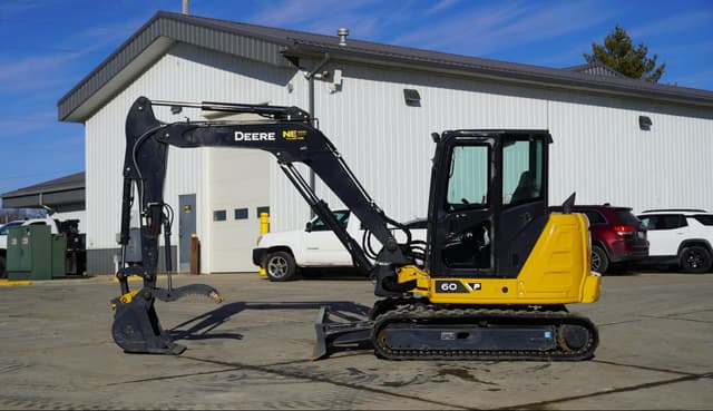 Image of John Deere 60P equipment image 2