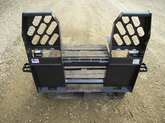 Image of John Deere Pallet Forks equipment image 2