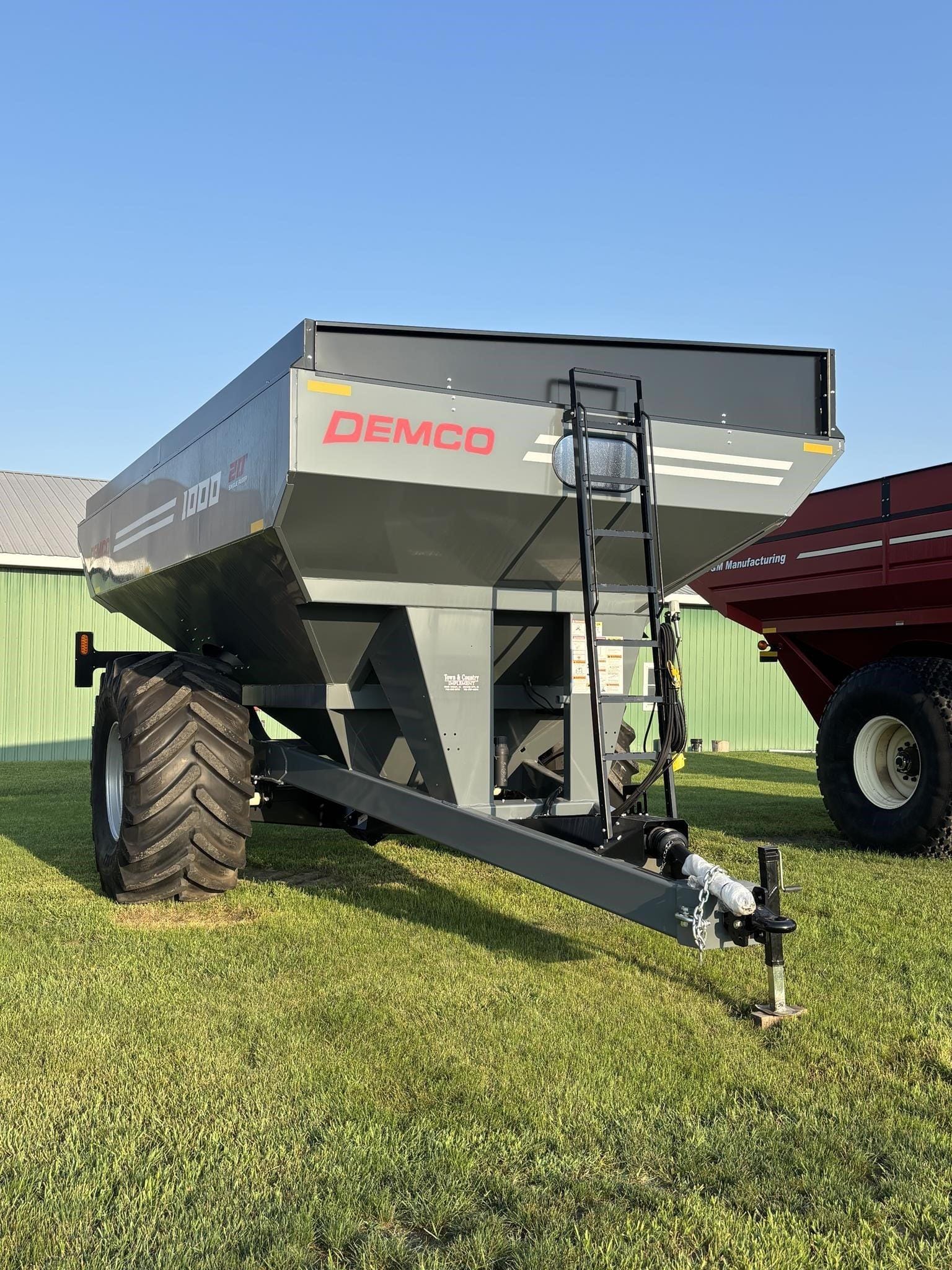 2025 Demco 1000 Equipment Image0