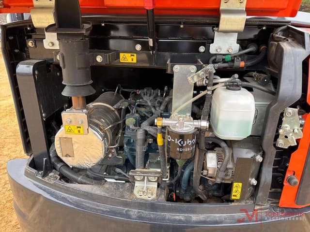 Image of Kubota KX040-5 equipment image 4