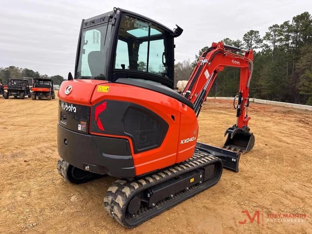 Image of Kubota KX040-5 equipment image 3